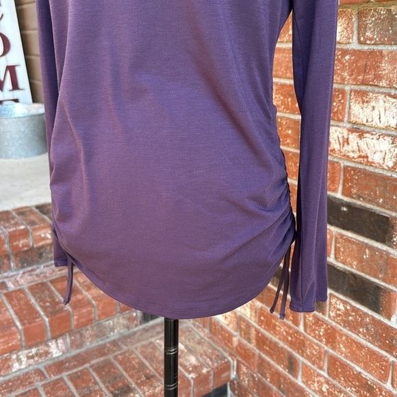 Athleta Women's Purple Ruched Athletic Top Blouse with Long Sleeves Size Small - Picture 3 of 7